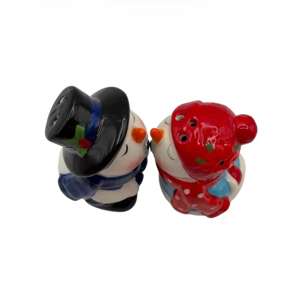 Kissing Snowmen Magnetic Salt & Pepper Shakers Ceramic Winter Christmas Holiday